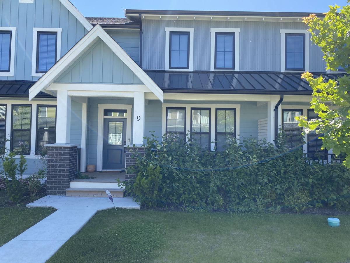 Mowed lawn with clean edges